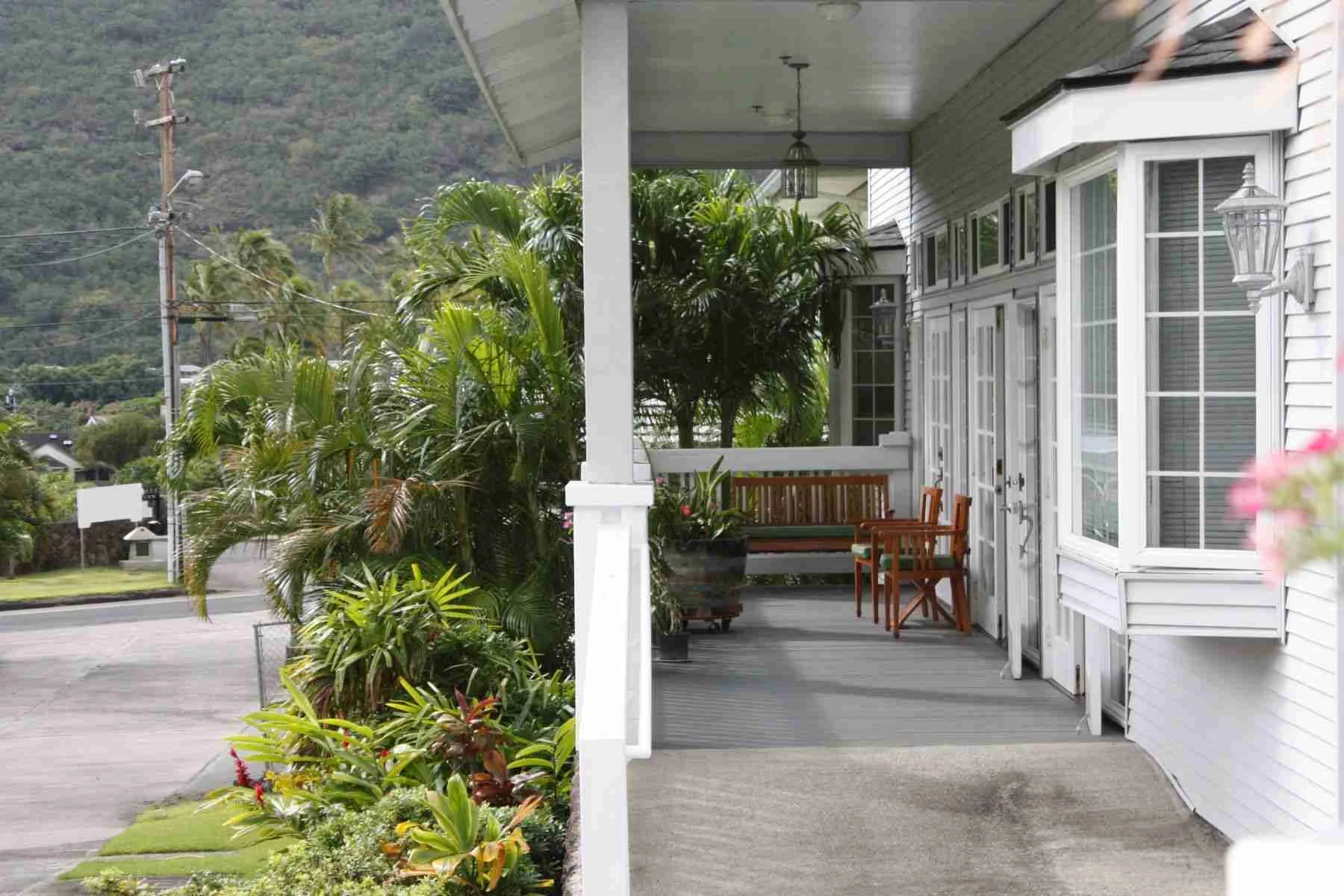 MANOA SENIOR CARE - Photo 3
