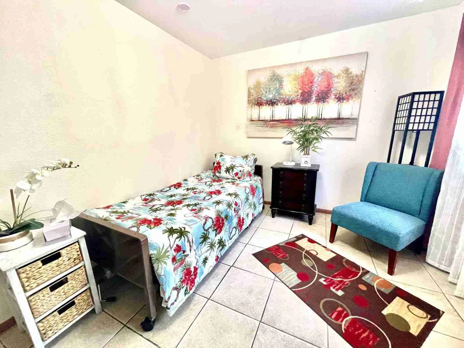 WPHU-1040-01P - Photo 1