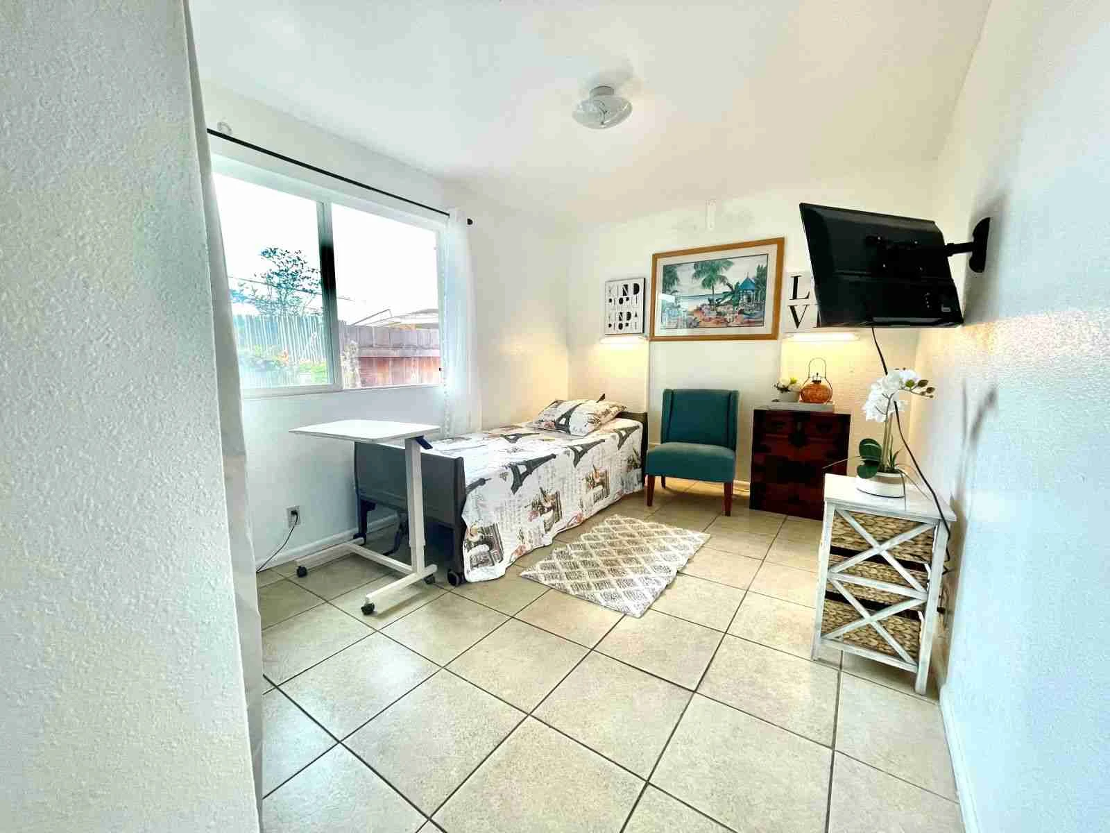 WPHU-1040-03P - Photo 2