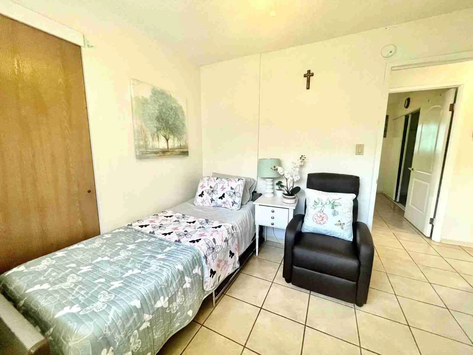 WPHU (VP)-1001 - Photo 5