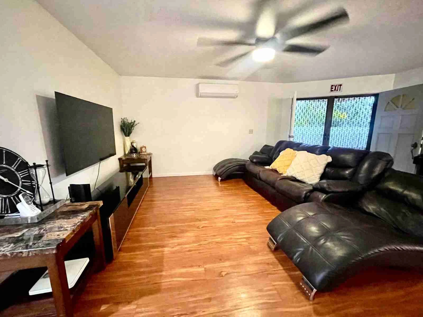 WPHU (VP)-1013 - Photo 4