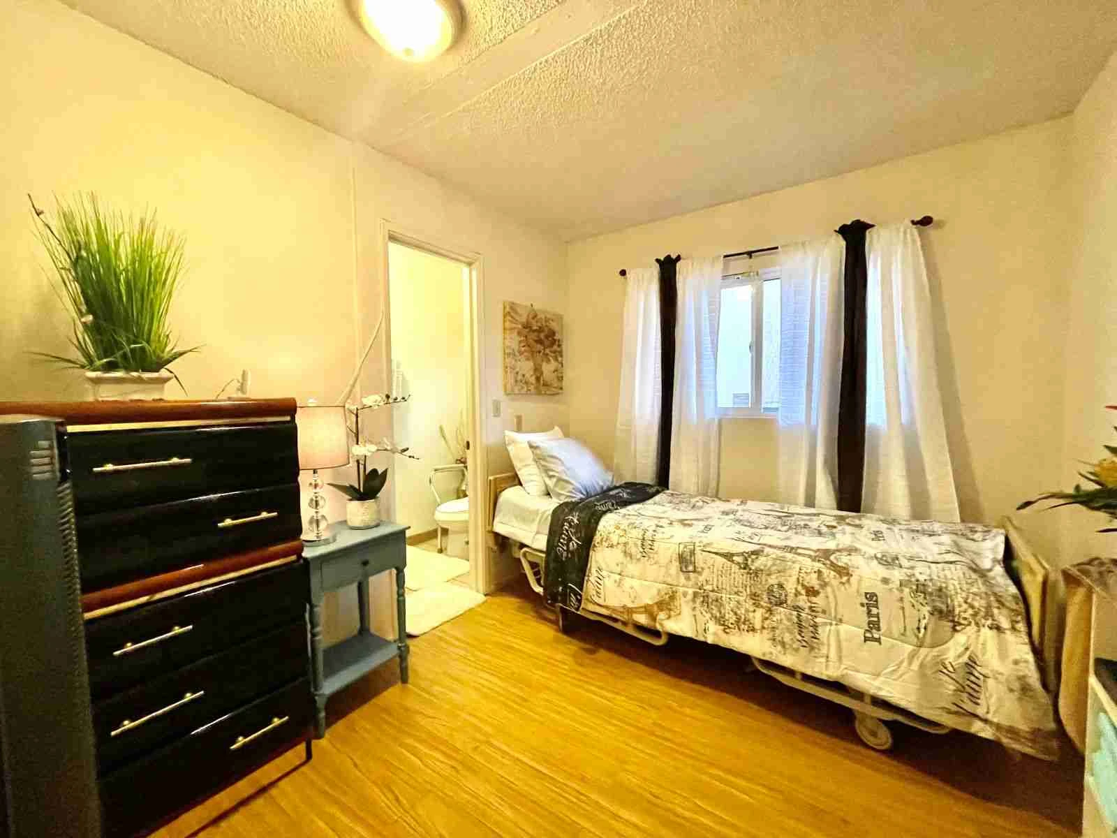 WPHU(VP)-1042 - Photo 2