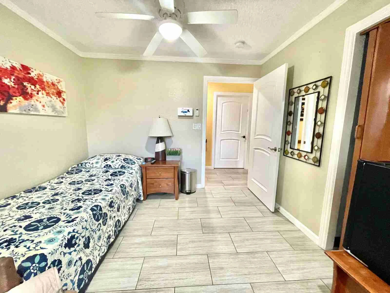 WPHU(VP)-1052 - Photo 5